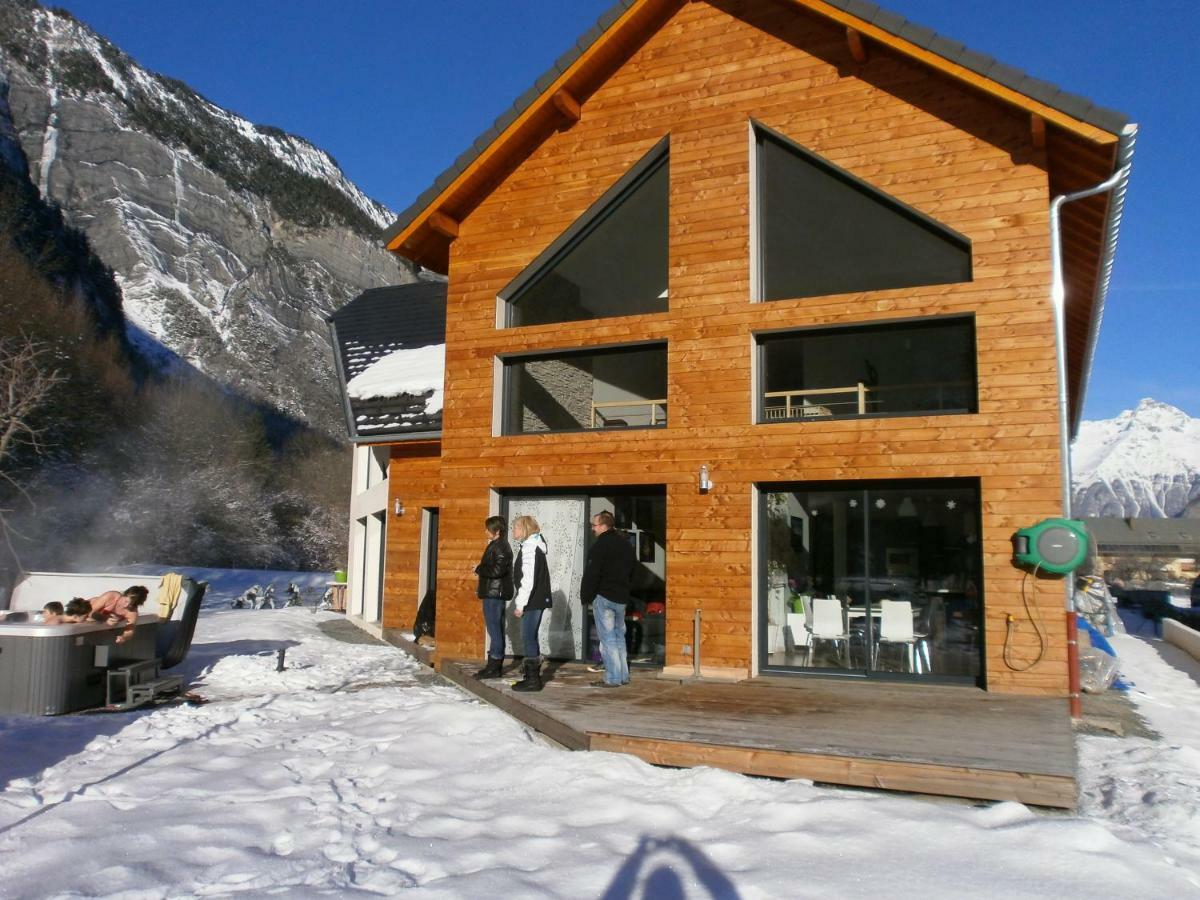 #Lemasdoisans Au Pied De L'Alpe D'Huez Via Bourg D'Oisans L'Etoile Des Glaciers Le Bourg-dʼOisans Екстериор снимка